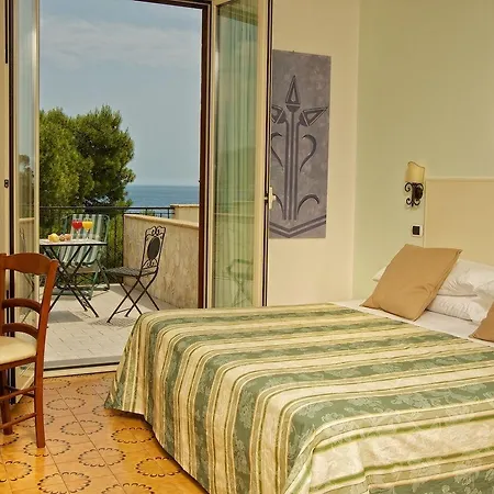 Jonic Mazzaro 3* Taormina